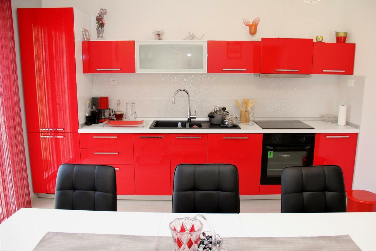 Apartmani Corleone Bilice Esterno foto