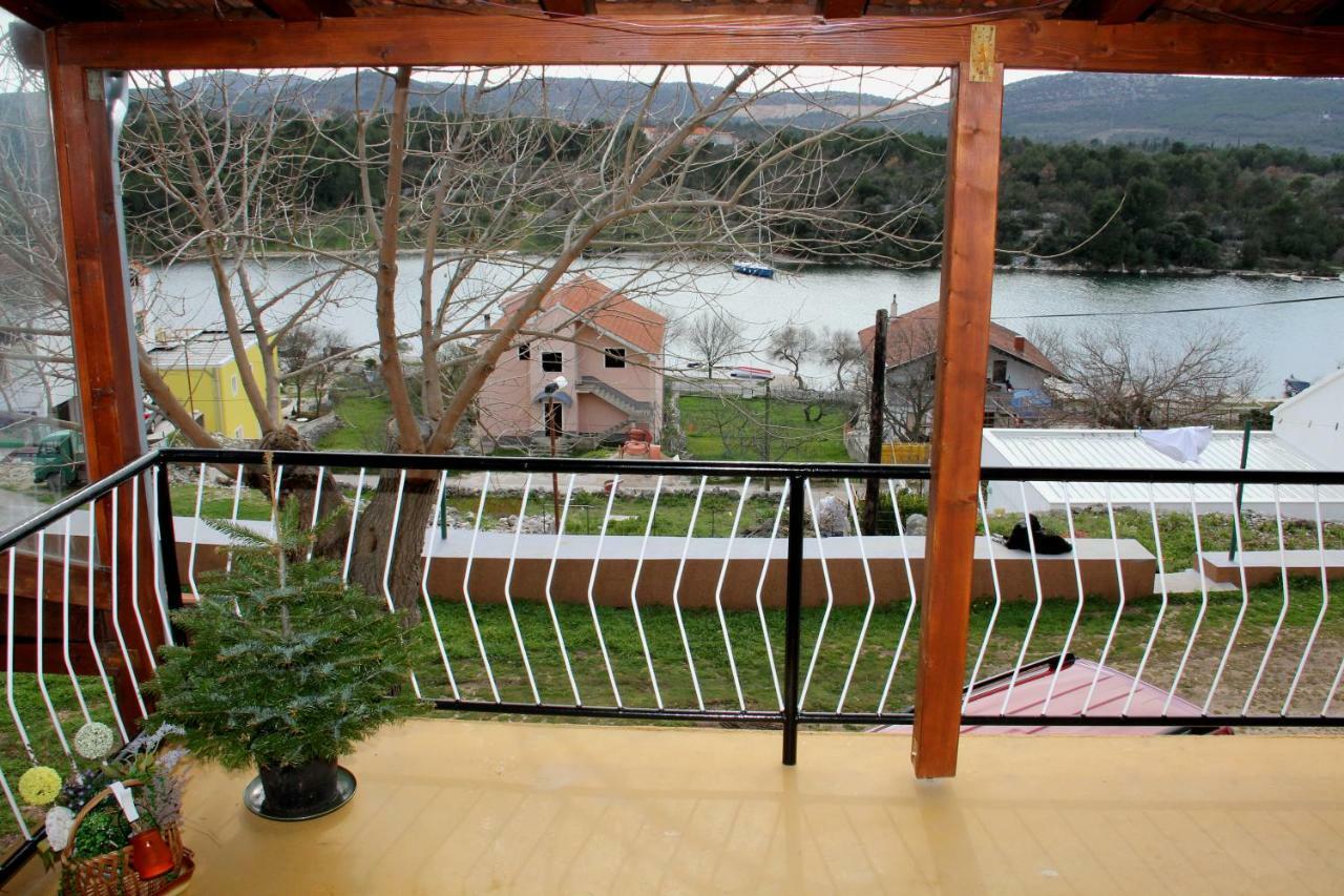 Apartmani Corleone Bilice Esterno foto