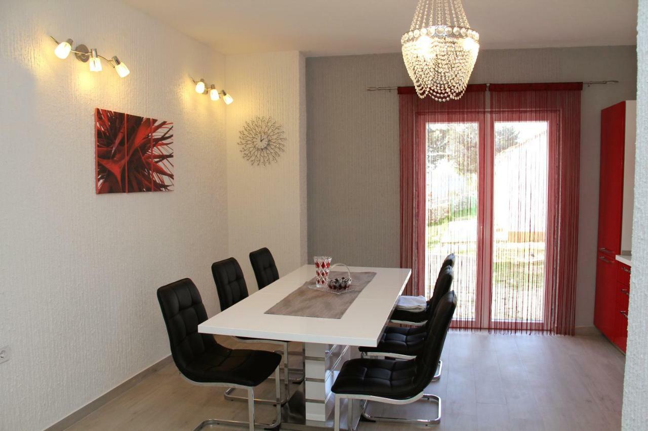 Apartmani Corleone Bilice Esterno foto