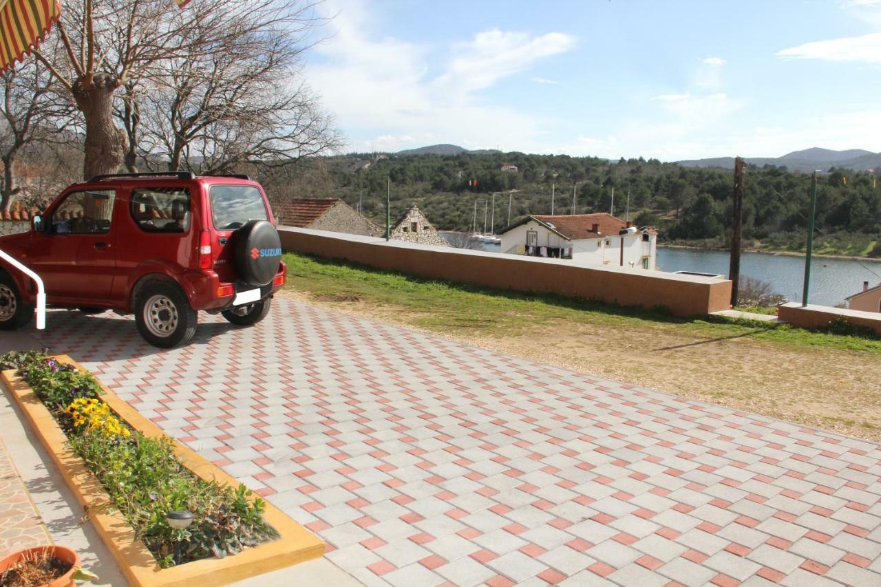 Apartmani Corleone Bilice Esterno foto