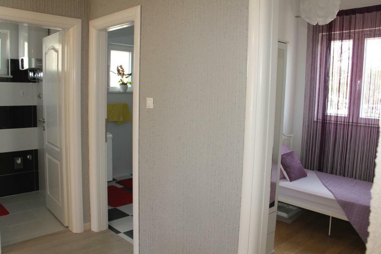 Apartmani Corleone Bilice Esterno foto
