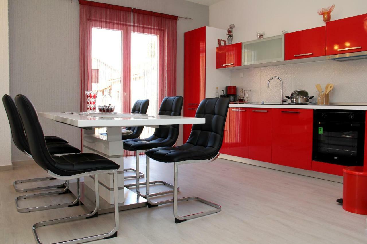 Apartmani Corleone Bilice Esterno foto